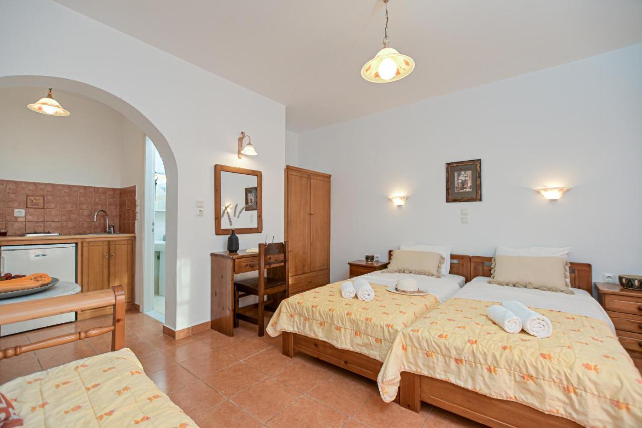 Alykes Studios & Suites Agios Prokopios  Exterior foto